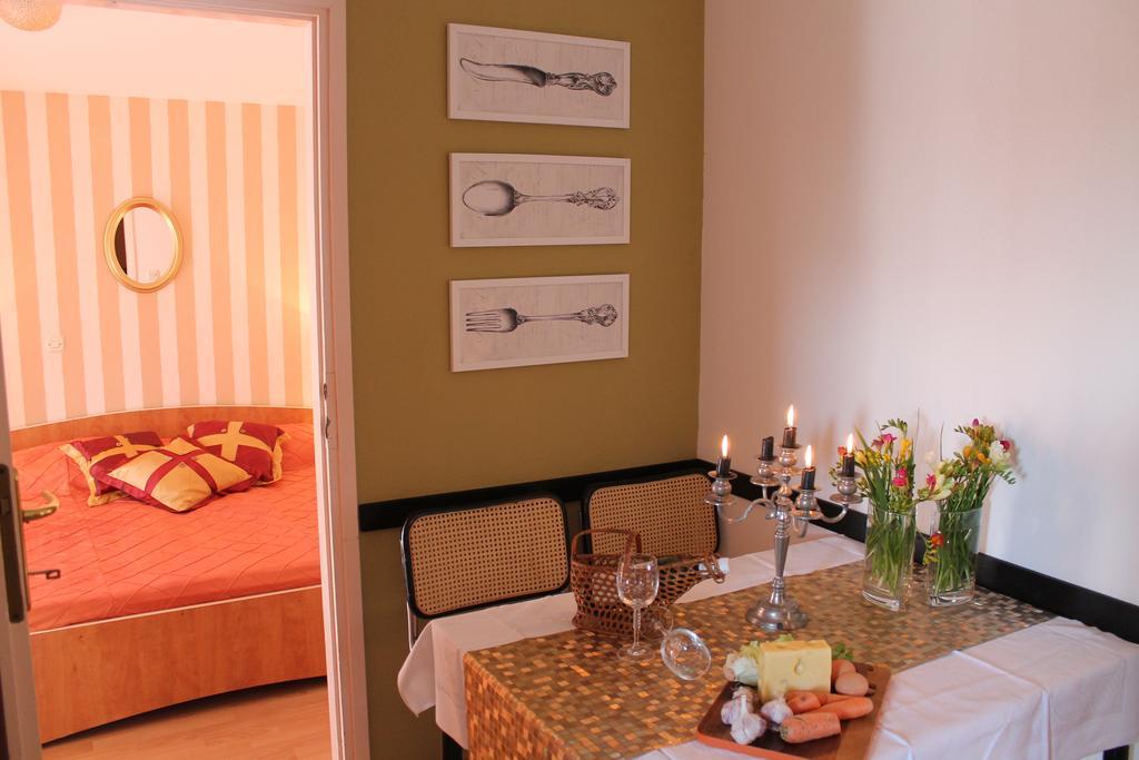 Villa Bougenvilia Tomas Tucepi Room photo